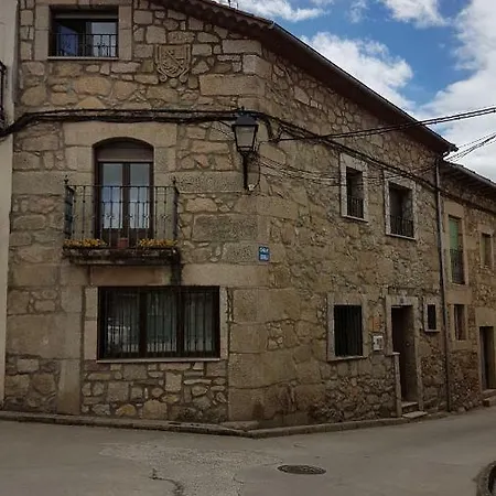 Casa Rural La Plazuela * Navalonguilla
